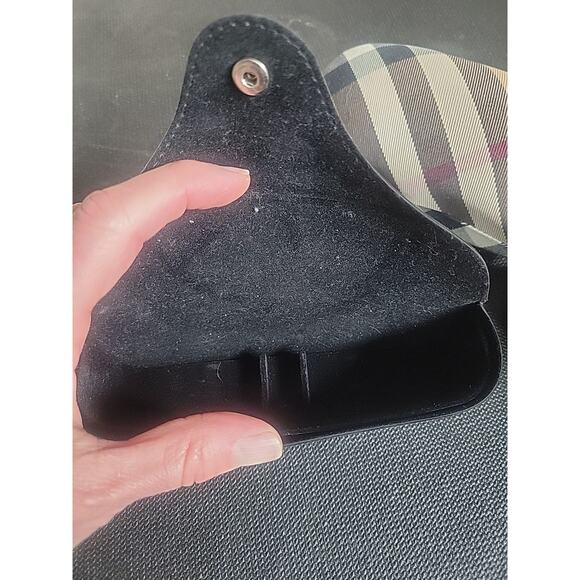 3 Glass / Sunglass Cases. Burberry, Ray Ban, Maui Jim - Picture 3 of 8